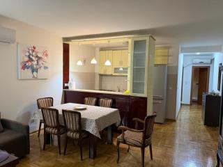 stanovi   Beograd  Đeram    Branka Krsmanovića