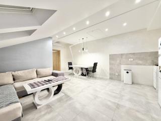 stanovi   Beograd  Altina    Ugrinovački put 32. deo