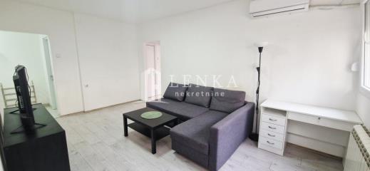 stanovi   Beograd  Banovo brdo    Požeška