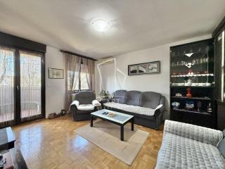 stanovi   Beograd  Banovo brdo    Petra Martinovića