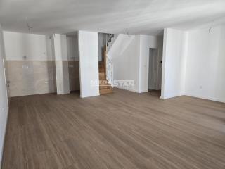 stanovi   Beograd  Šumice    Ozrenska