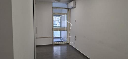 poslovni prostor   Beograd  Bežanijski blokovi (61 do 64)    Gandijeva