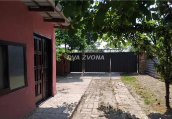 kuće   Novi Bečej  -    