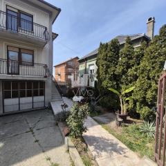 kuće   Beograd  Mali mokri lug    Narodnog Fronta