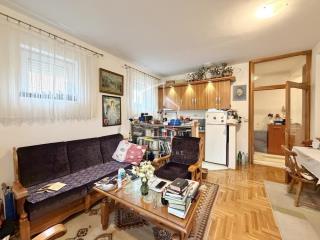 stanovi   Beograd  Batajnica    Klisina nova 9.