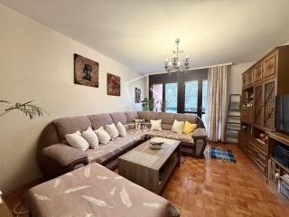 stanovi   Beograd  Petlovo Brdo    Gočka