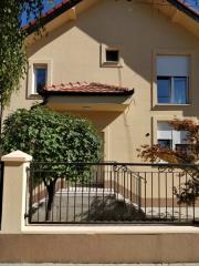 kuće   Beograd  Zemun novi grad    Geteova