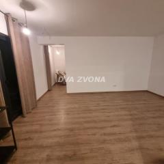 vikendica   Inđija  -    