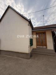 kuće   Inđija  -    