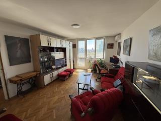 stanovi   Beograd  Fontana i Hala sportova    Pariske komune