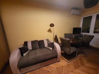 stanovi   Novi Sad  -    