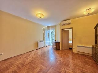 stanovi   Beograd  Hram    Šumatovačka