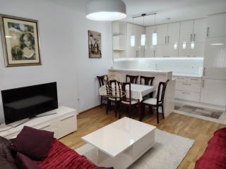 stanovi   Novi Sad  -    