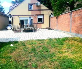 kuće   Beograd  Zemun Gornji grad    Baranjska