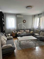 stanovi   Beograd  Banovo brdo    Petra Martinovića