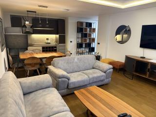stanovi   Beograd  Banovo brdo    Požeška