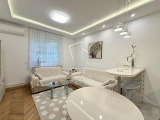 stanovi   Beograd  Hram    Kursulina