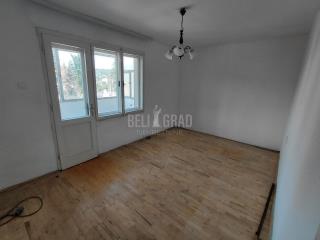 stanovi   Beograd  Kanarevo Brdo    Borska
