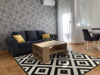 stanovi   Novi Sad  -    