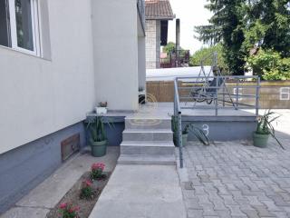 stanovi   Novi Sad  -    