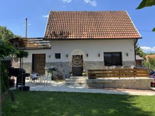vikendica   Surdulica  -    