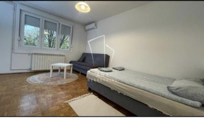 stanovi   Beograd  Banovo brdo    Petra Lekovića