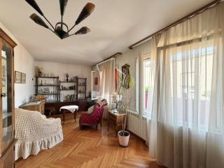 stanovi   Beograd  Skadarlija    Simina