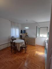 stanovi   Beograd  -    Dukatska