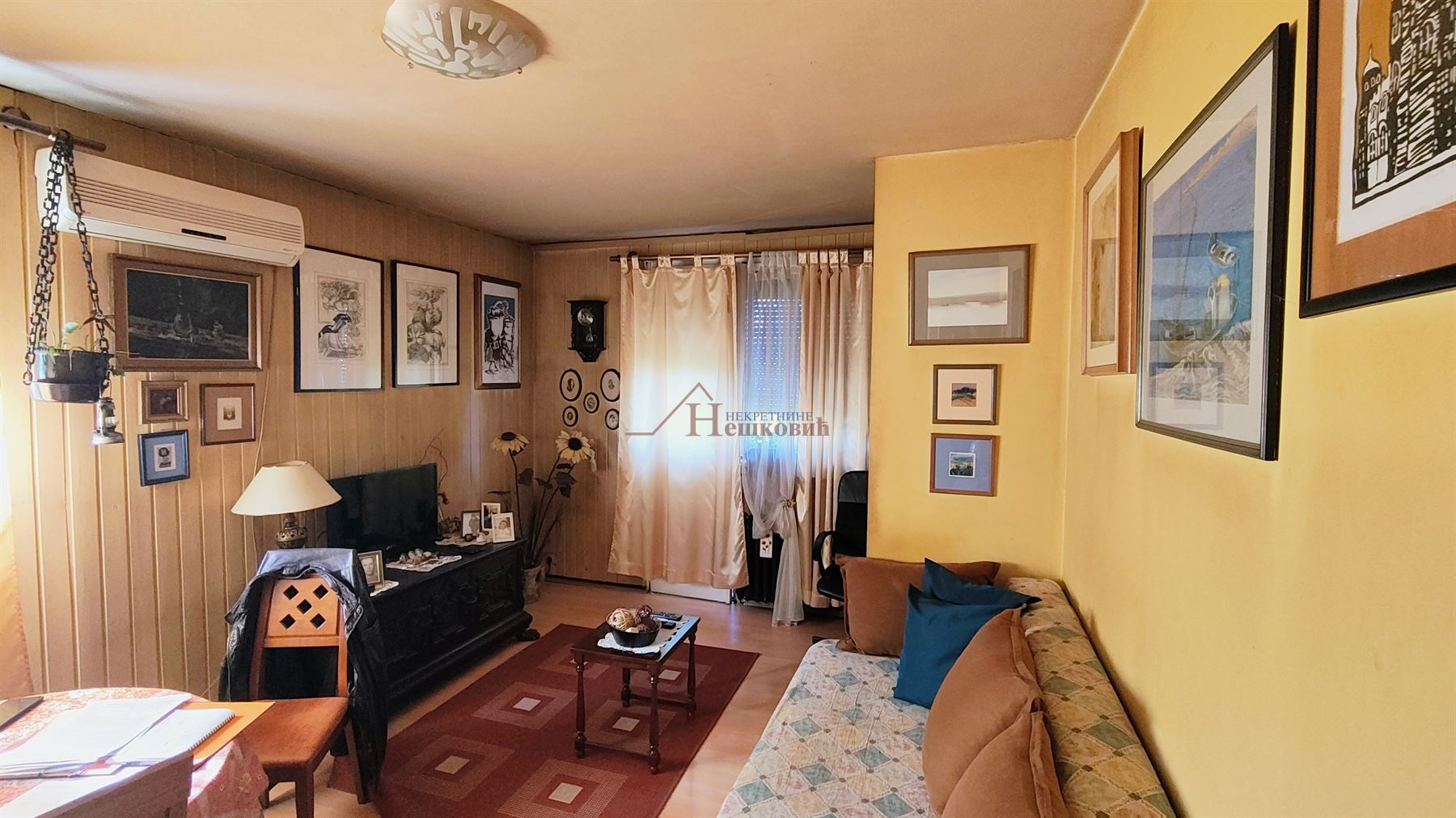 stanovi   Beograd  Kanarevo Brdo    Borska