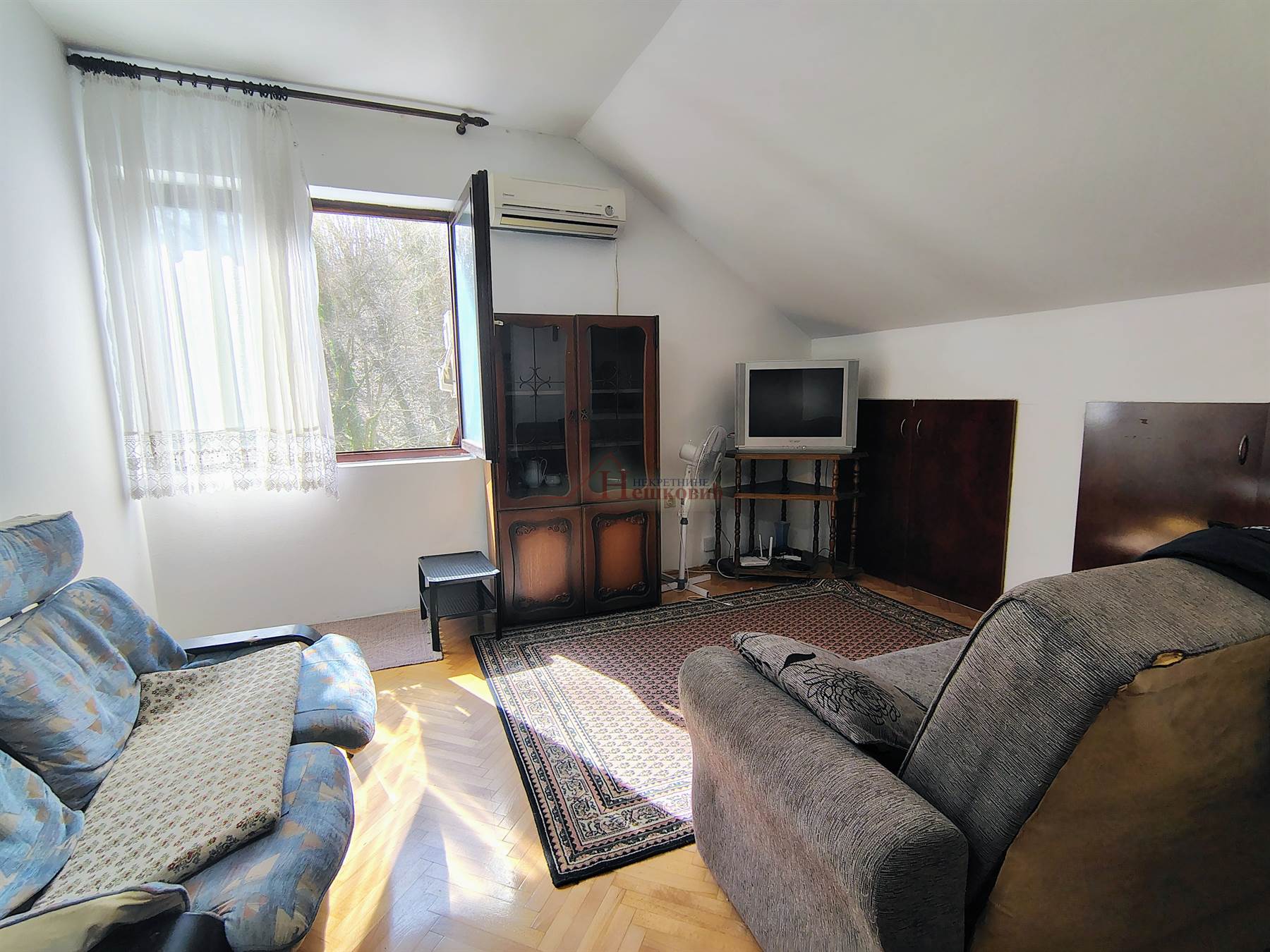 stanovi   Beograd  Vidikovac    Humski put 