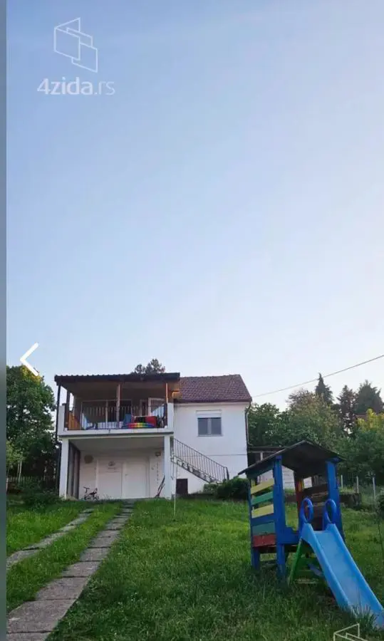  uknjizeni kuće Grocka - 144000 evra 