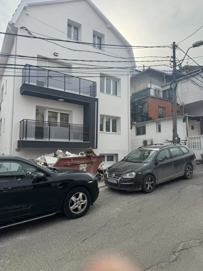  uknjizeni Trosoban stanovi Voždovac Kumodraž I II III 124000 evra 