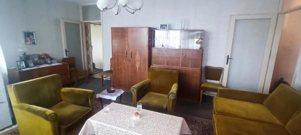 uknjizeni Trosoban stanovi Novi Beograd Genex (blok 37 i 38) 250000 evra 