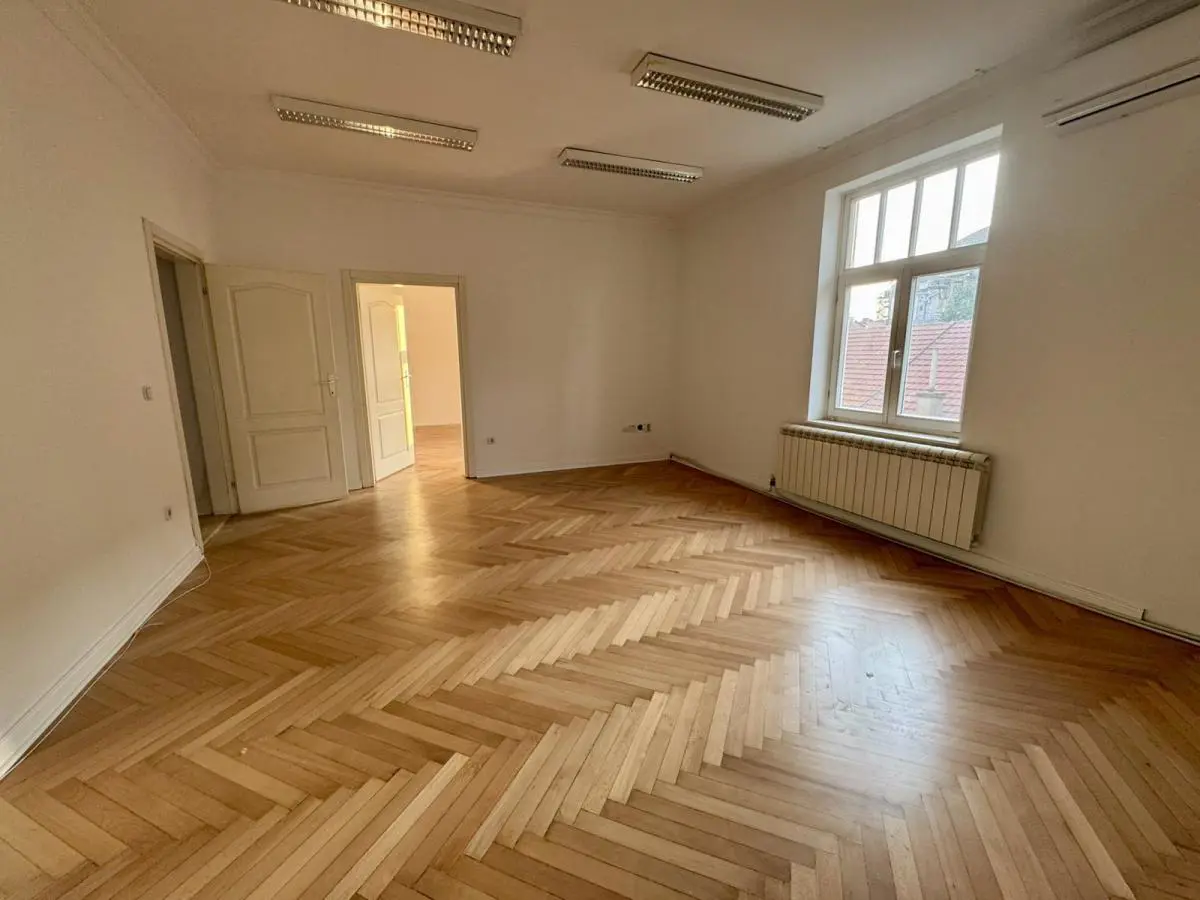  uknjizeni Petosoban stanovi Stari Grad Stari Grad lokacija 1200 evra 