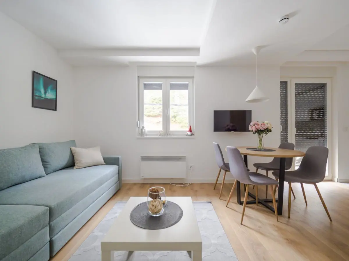 Kopaonik Centar  novogradnja  uknjizeni apartman 53000 evra 