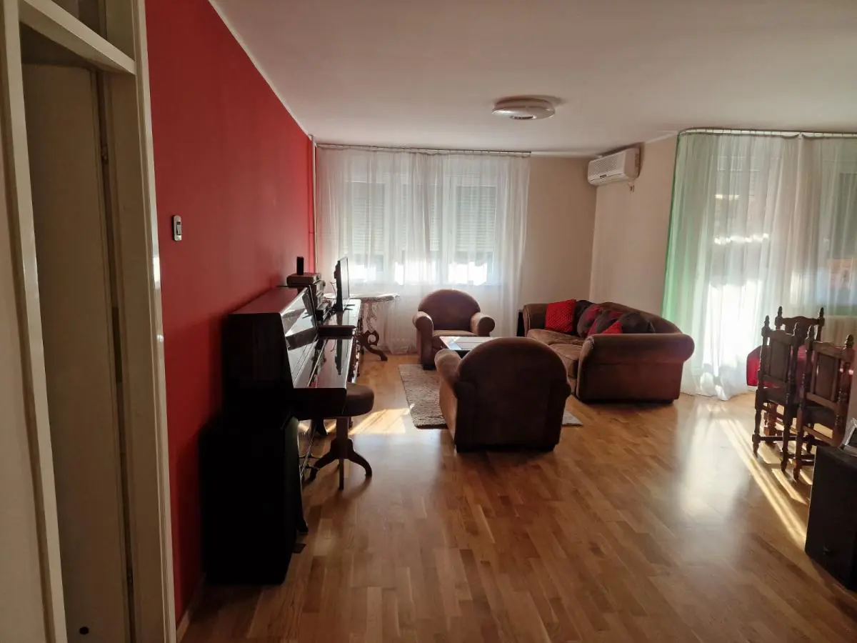 Dvoiposoban stanovi Voždovac Medaković 3 600 evra 