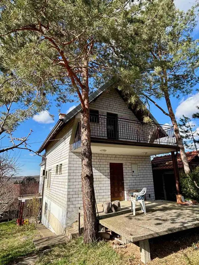 Beograd Barajevo  uknjizeni kuće 119000 evra 