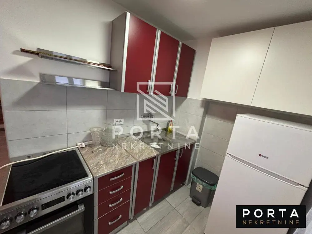 Trosoban stanovi Savski venac Dedinje 205000 evra 