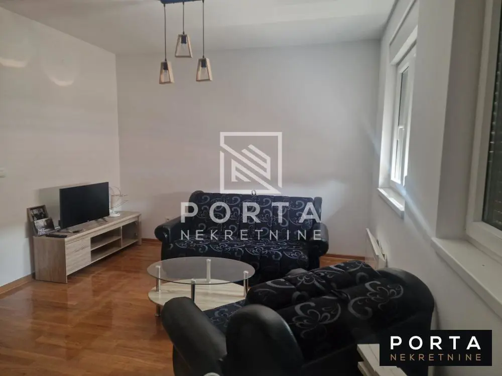 Garsonjera stanovi Palilula Bogoslovija 350 evra 