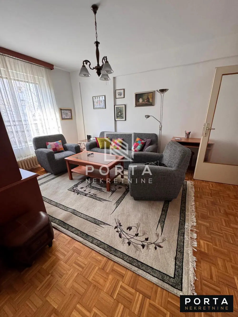 Dvosoban stanovi Stari Grad Dorćol gornji 700 evra 