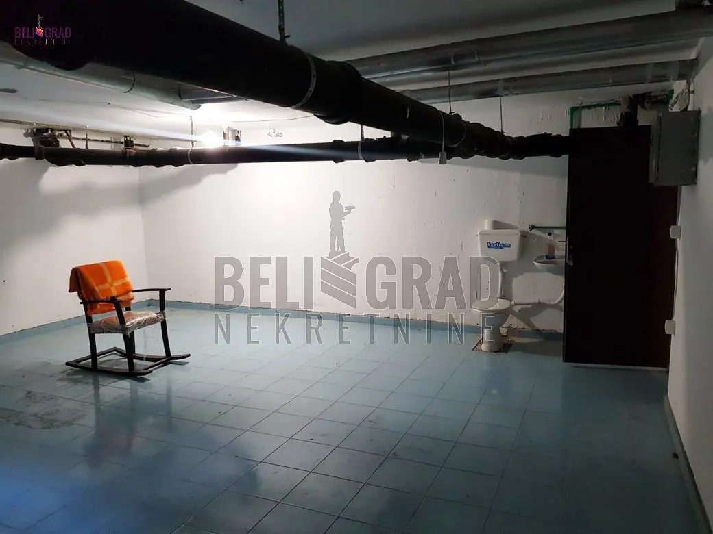  uknjizeni poslovni prostor Savski venac Beograd na vodi 89500 evra 