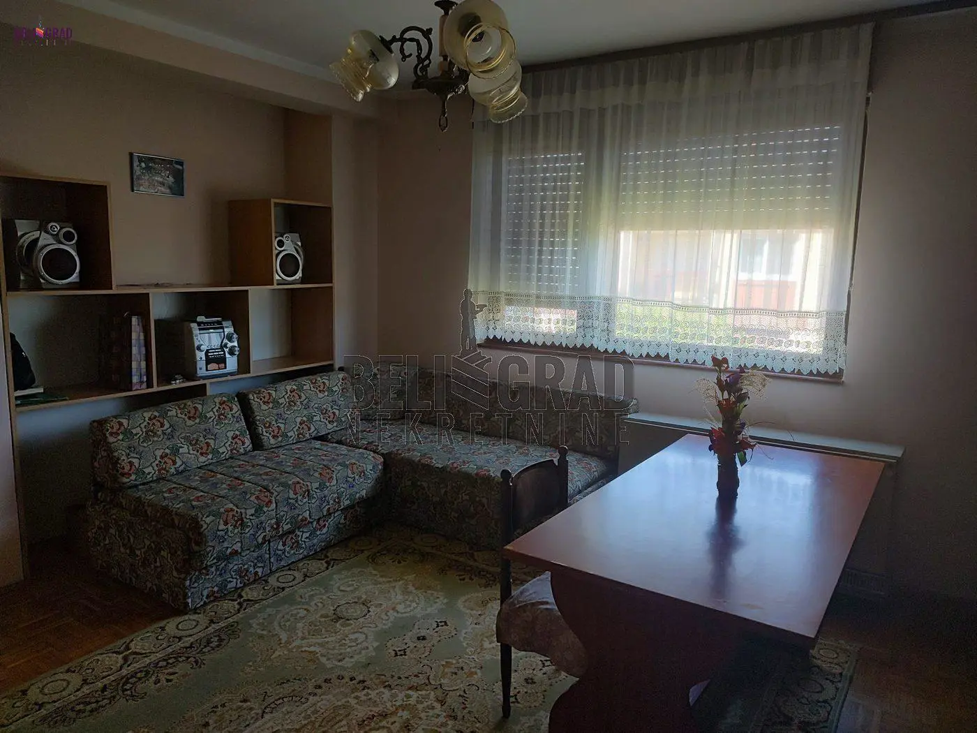 Trosoban stanovi Palilula Padinska Skela 42000 evra 