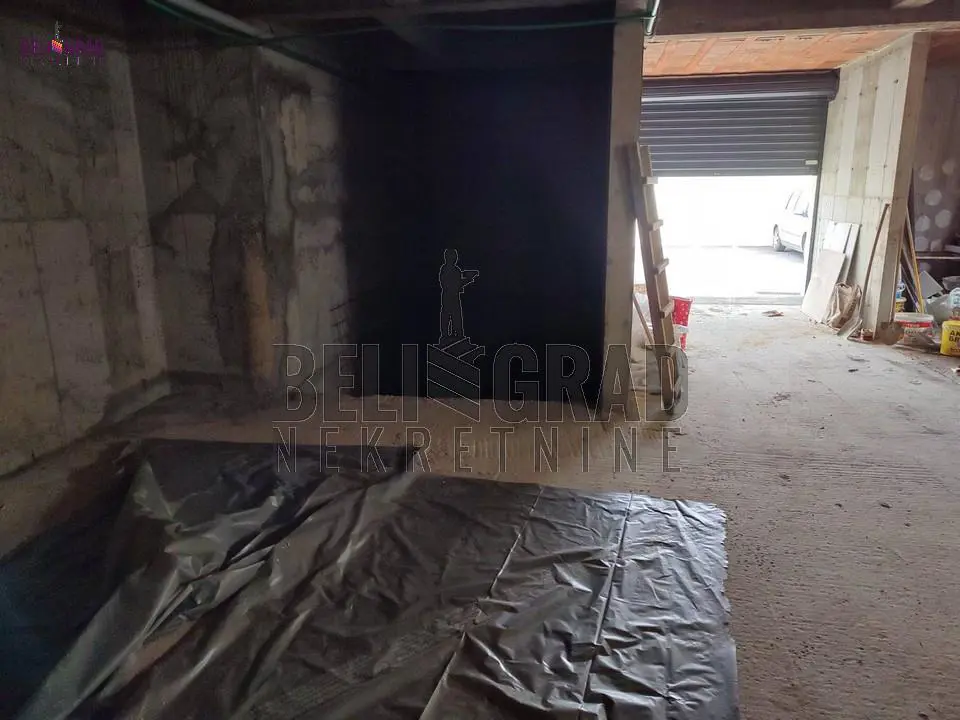  novogradnja poslovni prostor Zemun Zemun centar 115000 evra 