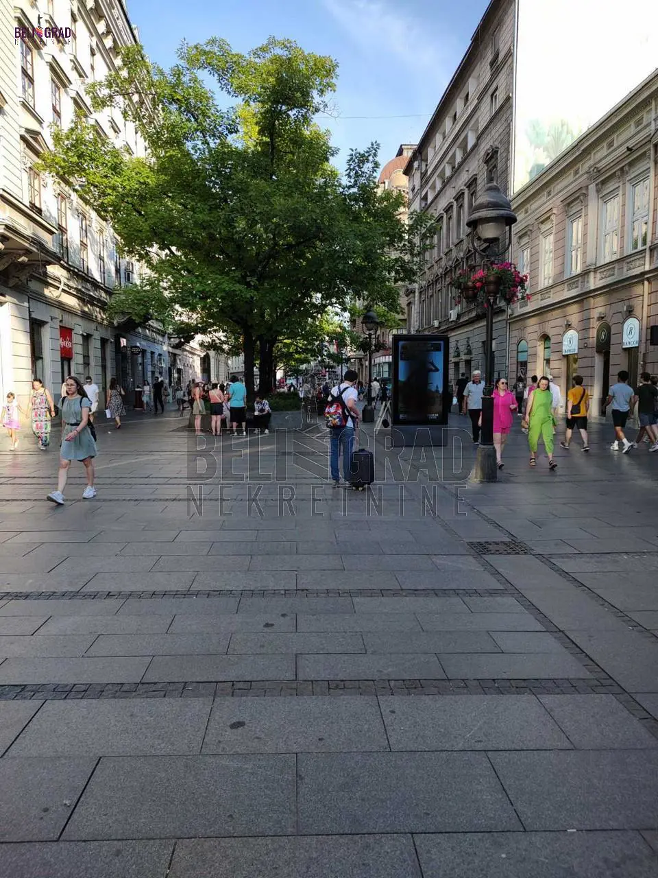 Trosoban stanovi Stari Grad Stari Grad lokacija 1200 evra 