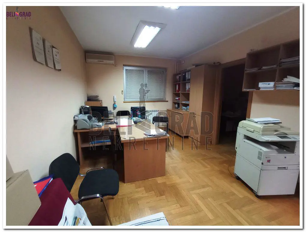 Beograd Palilula  novogradnja  uknjizeni poslovni prostor 700 evra 