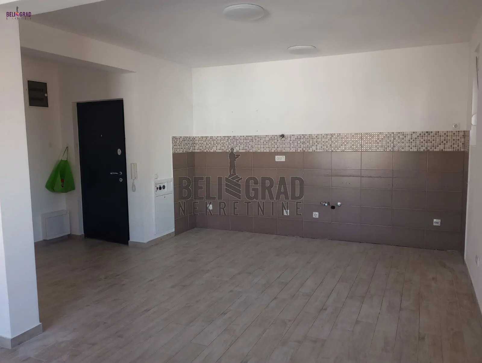 Beograd Čukarica  novogradnja Trosoban stanovi 550 evra 