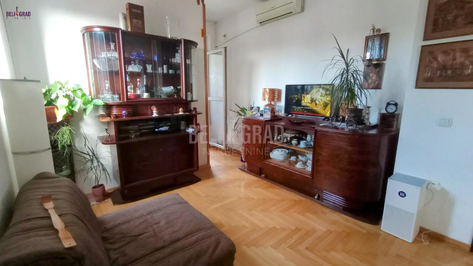 Trosoban stanovi Zvezdara Učiteljsko naselje 157000 evra