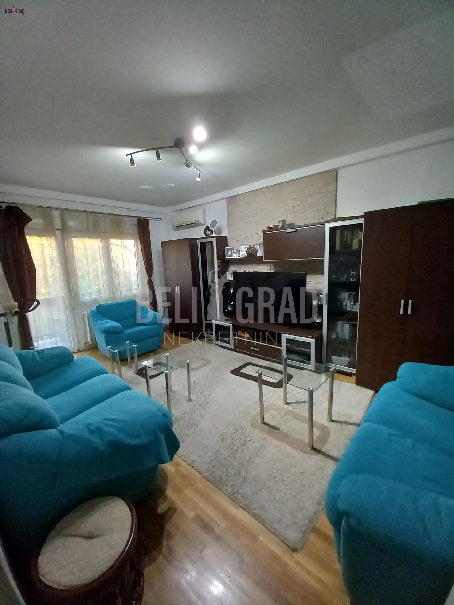 stanovi Beograd Roze Luksemburg Trosoban 