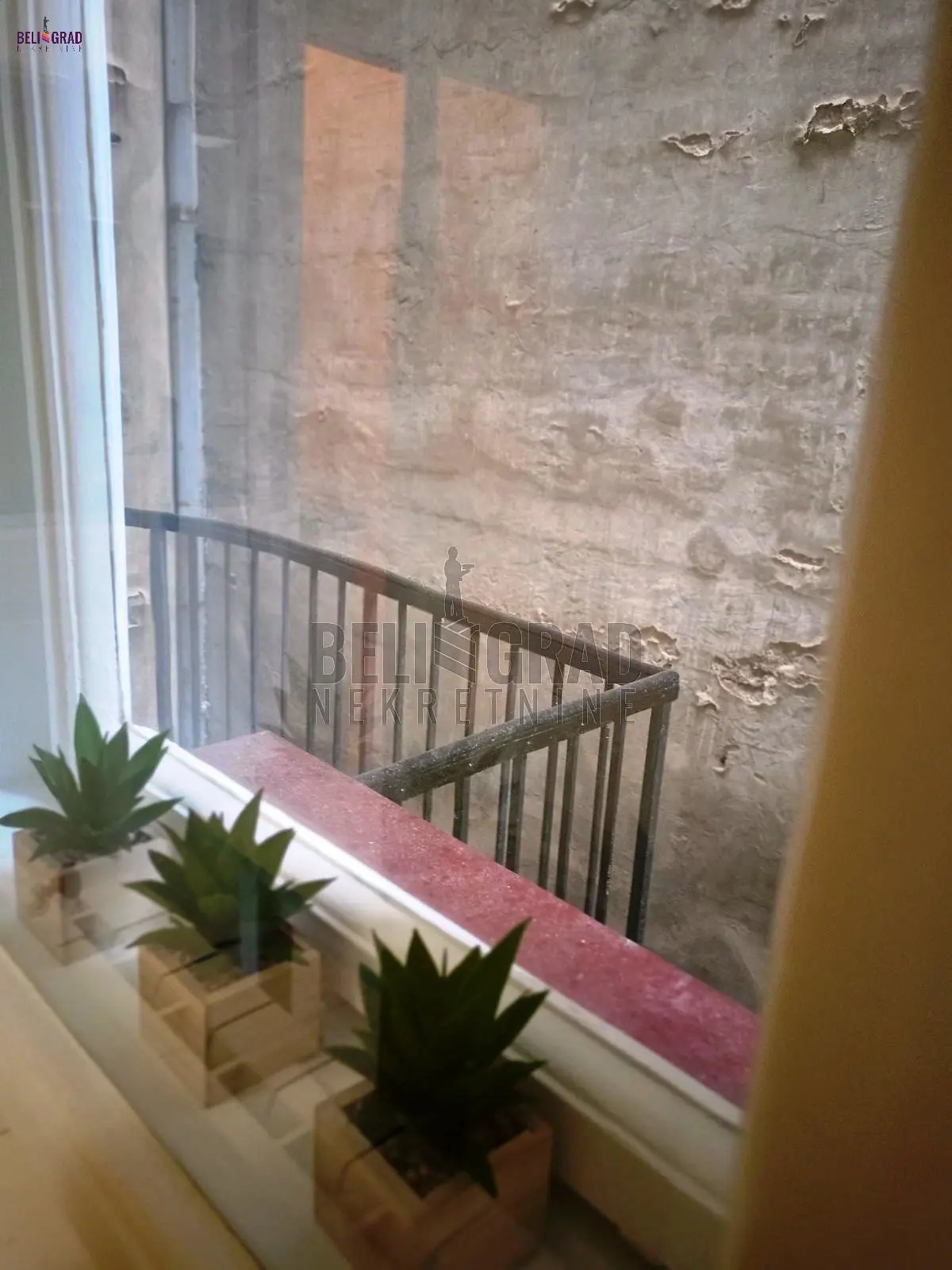 Dvosoban stanovi Stari Grad Stari Grad lokacija 300 evra 