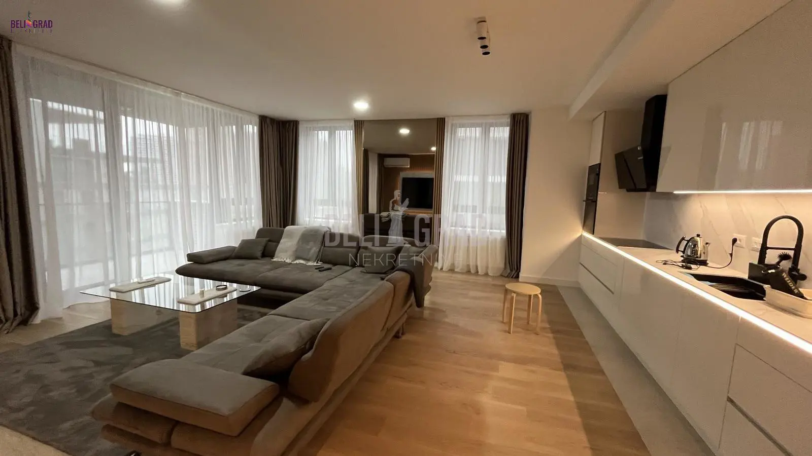 stanovi Beograd Luke Ćelovića Trebinjca  novogradnja Četvorosoban 